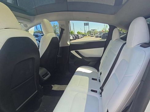 Used 2021 Tesla Model Y Long Range AWD/4WD image 10