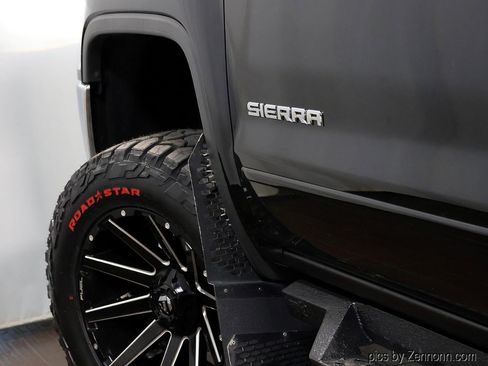 Used 2017 GMC Sierra 1500 SLE w/ Suspension Package, Off-Road AWD/4WD image 10