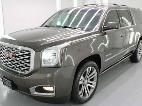 Used 2019 GMC Yukon XL Denali w/ Denali Ultimate Package AWD/4WD image 4
