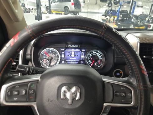 Used 2020 RAM 1500 Laramie w/ Off Road Group AWD/4WD image 16