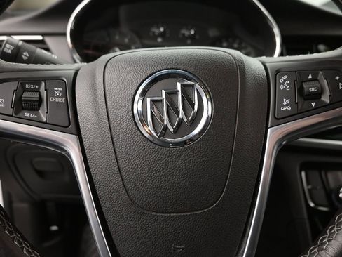 Used 2022 Buick Encore Preferred w/ Safety Package image 17