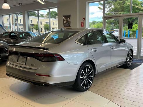 Used 2023 Honda Accord Touring image 3