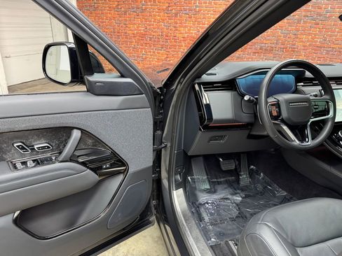 Used 2023 Land Rover Range Rover Sport SE AWD/4WD image 9