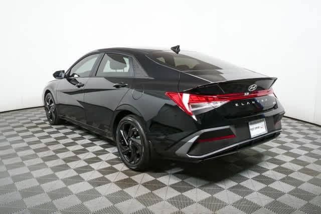 New 2026 Hyundai Elantra SEL FWD image 10