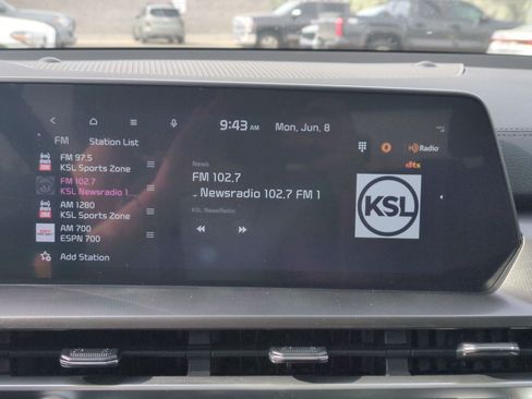 Certified 2023 Kia Telluride S w/ S Sunroof Package AWD/4WD image 18