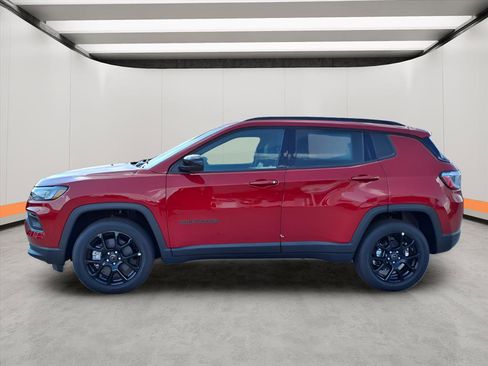 New 2026 Jeep Compass Latitude image 4
