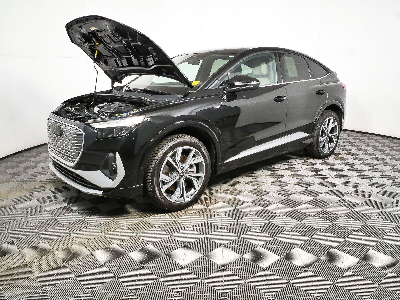 Used 2023 Audi Q4 e-tron Premium Plus w/ Premium Plus AWD/4WD image 35