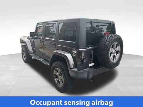 Used 2016 Jeep Wrangler Unlimited Sahara w/ Dual Top Group AWD/4WD image 25