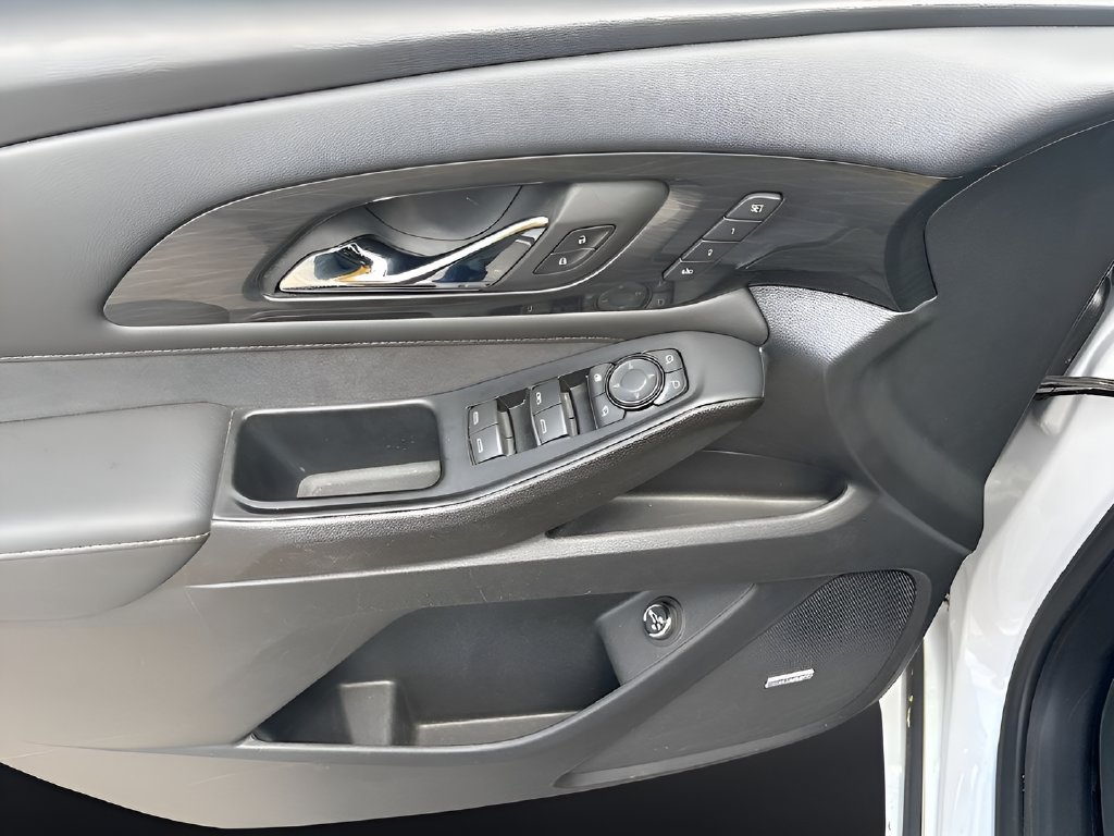 Used 2023 Chevrolet Traverse High Country w/ LPO, Floor Liner Package FWD image 18