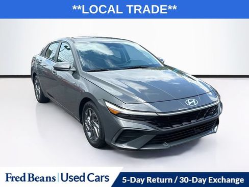 Certified 2024 Hyundai Elantra SEL FWD image 1