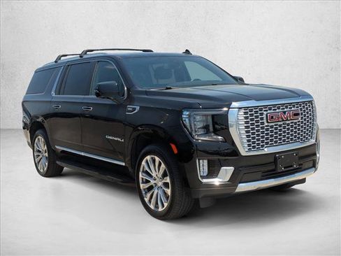 Used 2022 GMC Yukon XL Denali w/ Max Trailering Package AWD/4WD image 3