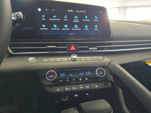 New 2026 Hyundai Elantra Limited FWD image 23