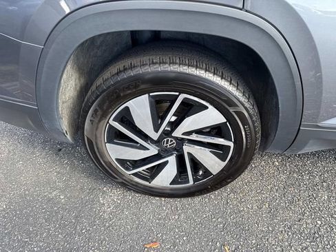 Used 2025 Volkswagen Atlas SE image 7