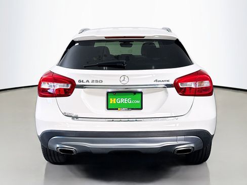 Used 2017 Mercedes-Benz GLA 250 4MATIC w/ Premium Package image 8