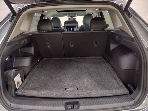 New 2026 Volkswagen Tiguan SE image 16