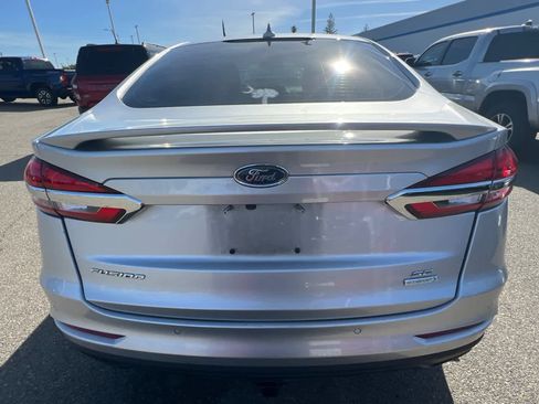 Used 2019 Ford Fusion SE w/ Equipment Group 151A FWD image 5