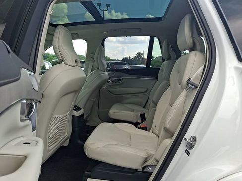 Used 2025 Volvo XC90 T8 Ultra w/ Lounge Package AWD/4WD image 10
