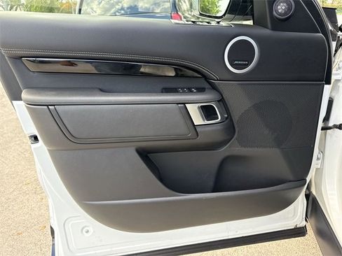 Used 2022 Land Rover Discovery S R-Dynamic image 13