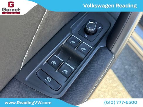 Used 2024 Volkswagen Tiguan SE R-Line image 14