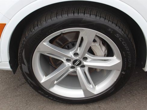 Used 2019 Audi Q7 3.0T Prestige w/ Prestige Package image 32