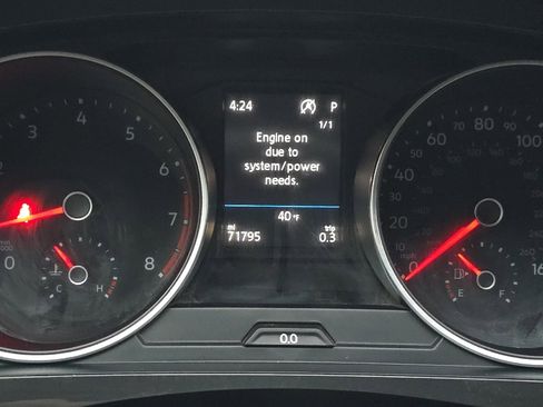 Used 2019 Volkswagen Tiguan S image 34