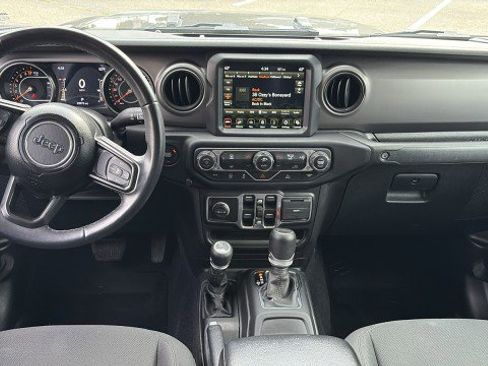 Used 2021 Jeep Gladiator Sport image 11