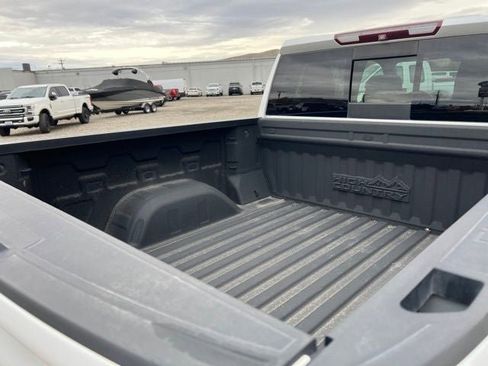 Used 2019 Chevrolet Silverado 1500 High Country w/ Technology Package image 28