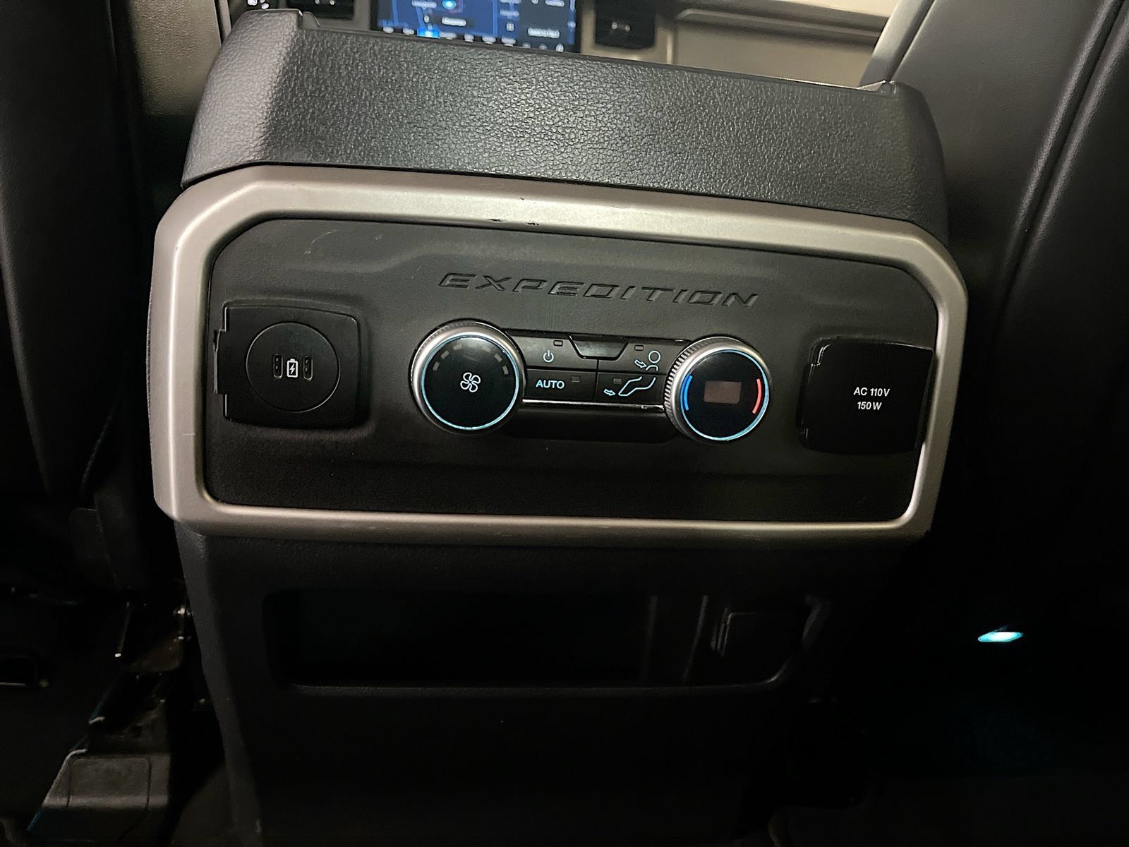 Used 2024 Ford Expedition XLT AWD/4WD image 25