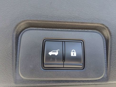 Used 2026 Nissan Rogue SV FWD image 14
