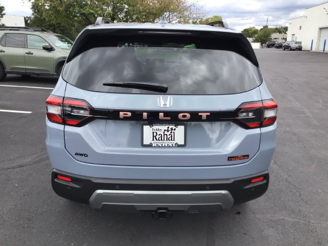 New 2026 Honda Pilot TrailSport image 4