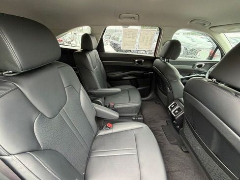 Used 2023 Kia Sorento EX AWD/4WD image 22