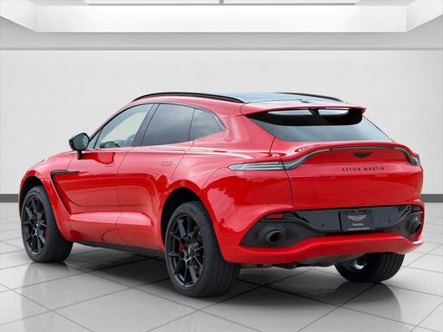 Used 2023 Aston Martin DBX image 2