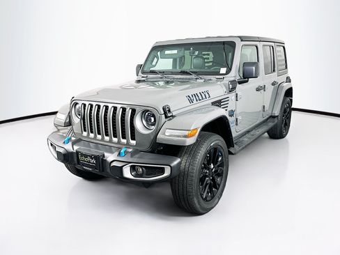 Used 2023 Jeep Wrangler Unlimited Sahara AWD/4WD image 3