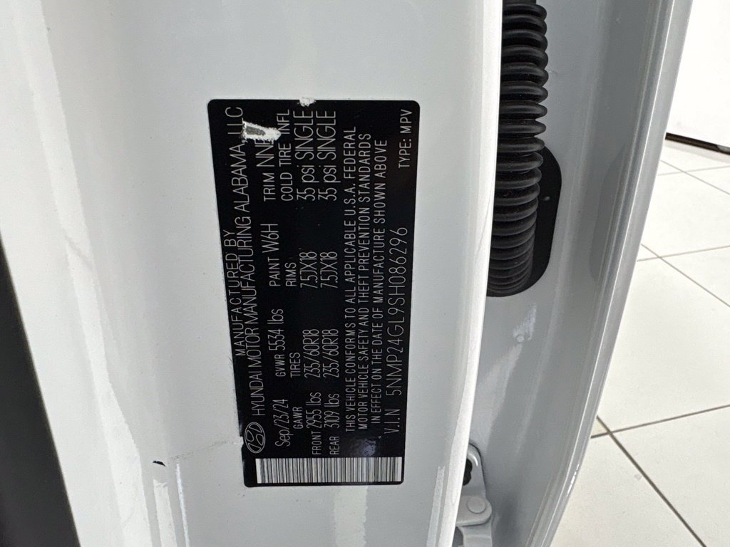 Used 2025 Hyundai Santa Fe SEL FWD image 10