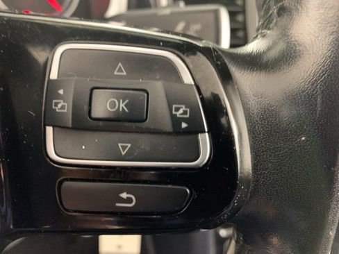 Used 2018 Volkswagen Beetle 2.0T S image 9