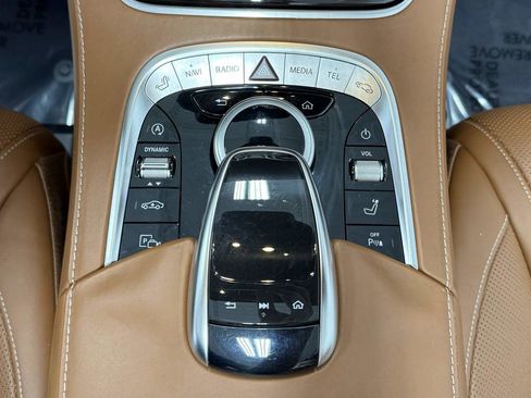 Used 2019 Mercedes-Benz S 560 Cabriolet image 36