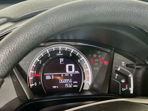 Used 2019 Honda CR-V LX image 9