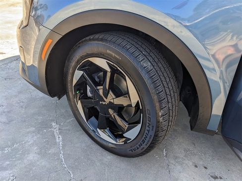 Certified 2025 Kia Sorento EX image 40