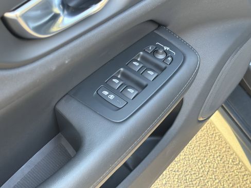 Certified 2025 Volvo V60 B5 Cross Country Plus image 10