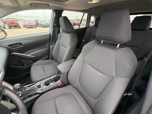 Used 2024 Toyota Corolla Cross LE w/ Moonroof Package AWD/4WD image 12