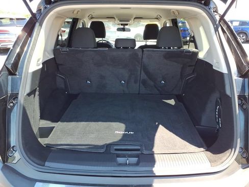 Used 2023 Nissan Rogue SV AWD/4WD image 11