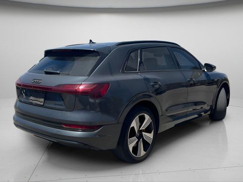 Used 2022 Audi e-tron Premium Plus w/ Premium Plus Package AWD/4WD image 5