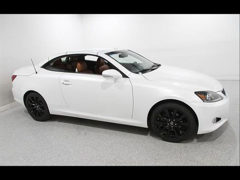 Used 2013 Lexus IS 250C w/ Luxury Pkg RWD image 2