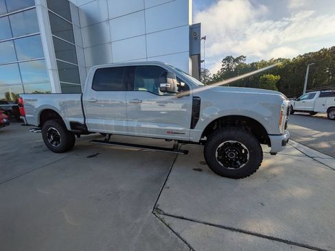 New 2026 Ford F250 Platinum w/ Tremor Off-Road Package AWD/4WD image 3