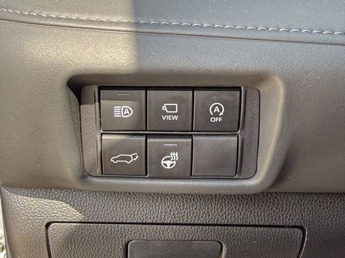 Used 2023 Toyota Highlander Platinum image 25