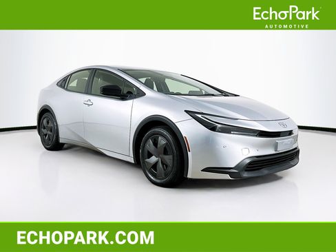 Used 2024 Toyota Prius LE image 1