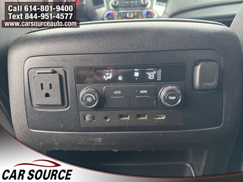 Used 2017 Chevrolet Suburban LT image 36