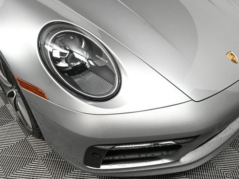 Certified 2024 Porsche 911 Targa 4S image 38