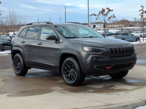 Used 2020 Jeep Cherokee Trailhawk w/ Cold Weather Group image 10