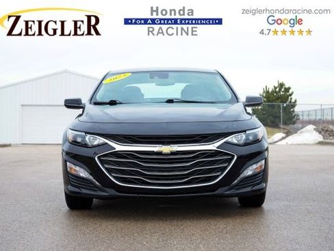 Used 2023 Chevrolet Malibu LT image 2